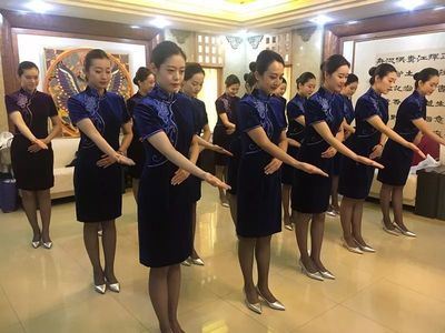 提升禮儀素養(yǎng)，樹立職業(yè)形象 山航空乘助力全國質(zhì)量管理小組活動40周年紀(jì)念大會